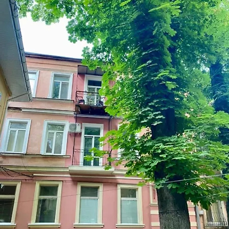 Monro-style In The Historical Center