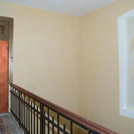 Monro-style In The Historical Center