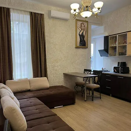 Monro-style In The Historical Center Oděsa