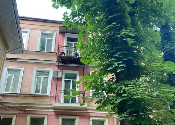 Monro-style In The Historical Center *